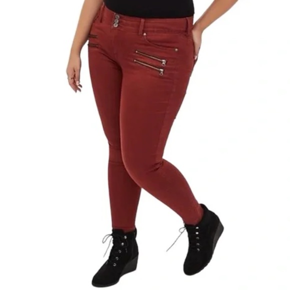 Torrid Burgundy Jegging Jeans with Zipper Details Feel The Fit Super Soft Sz 18S - Picture 1 of 16